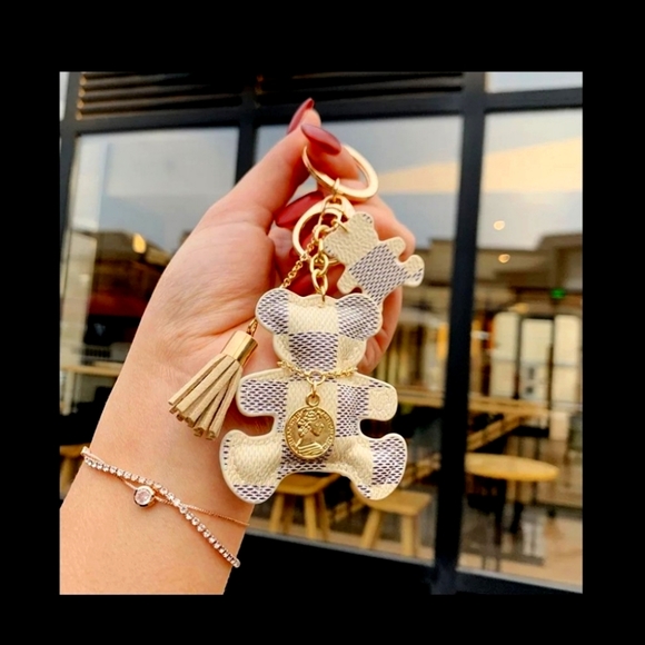 Purse Charm * White Checkered Bear Keychain * Match your bag! - Picture 2 of 6
